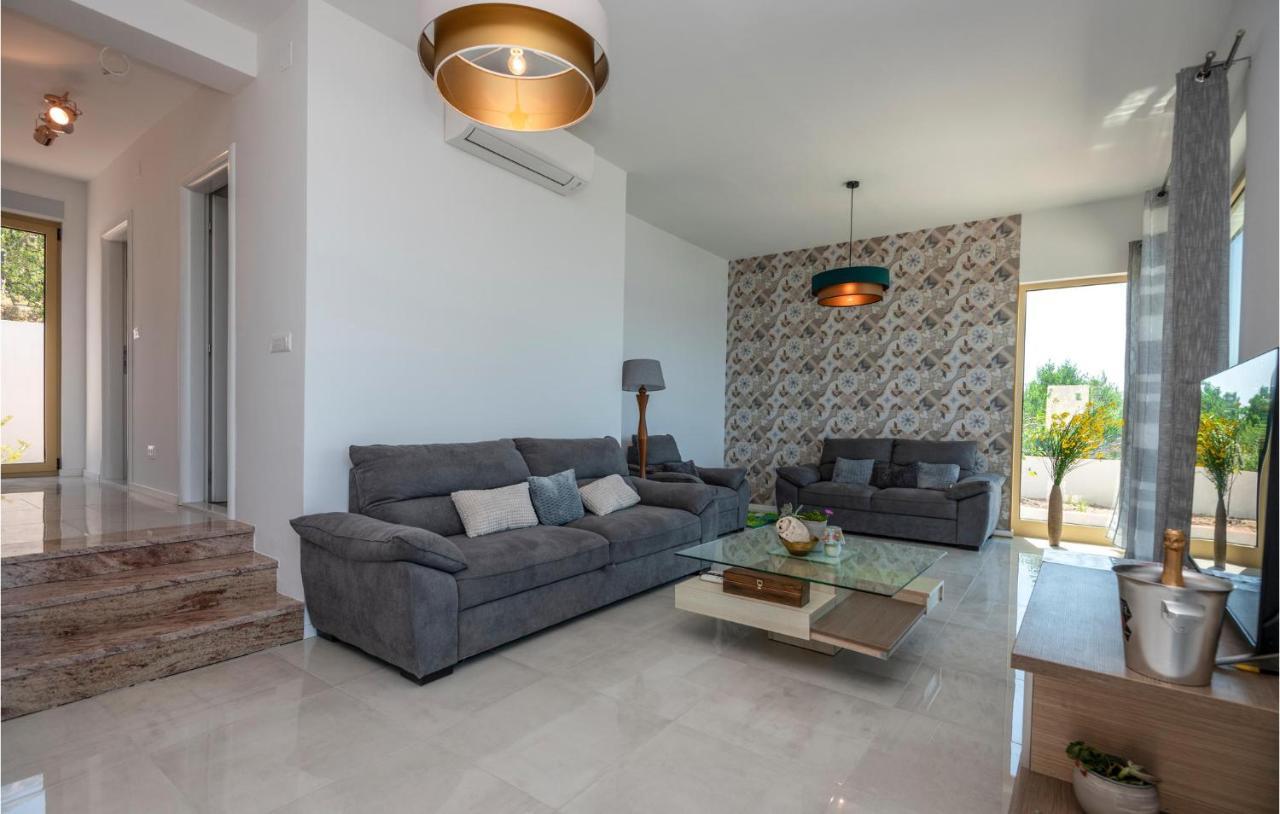 Holiday Home Villetta Belveder Baška Voda Exteriér fotografie